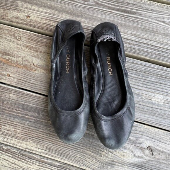Well Worn Tory Burch Black Leather Flats Shoes Some Damage and Wear No Socks - Picture 4 of 6